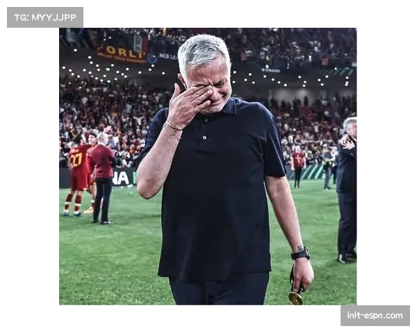 穆里尼奥现身罗马训练场，引发对其可能回归的广泛猜测